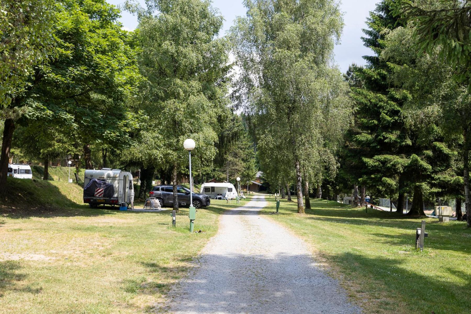 מלון Dochamps Ardenparks Petite Suisse מראה חיצוני תמונה