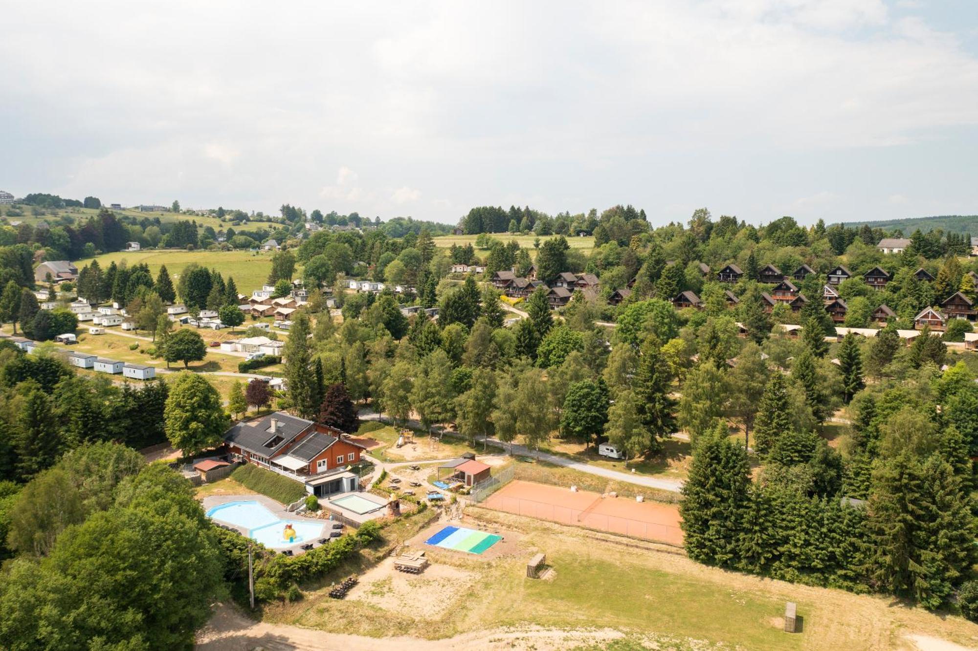 מלון Dochamps Ardenparks Petite Suisse מראה חיצוני תמונה